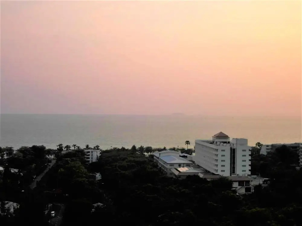 15th Floor Sea View Apartment - Sleeps 2