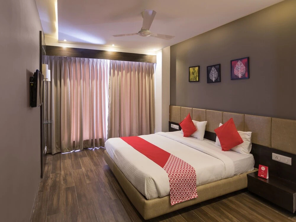 OYO 13012 Hotel HR Greens