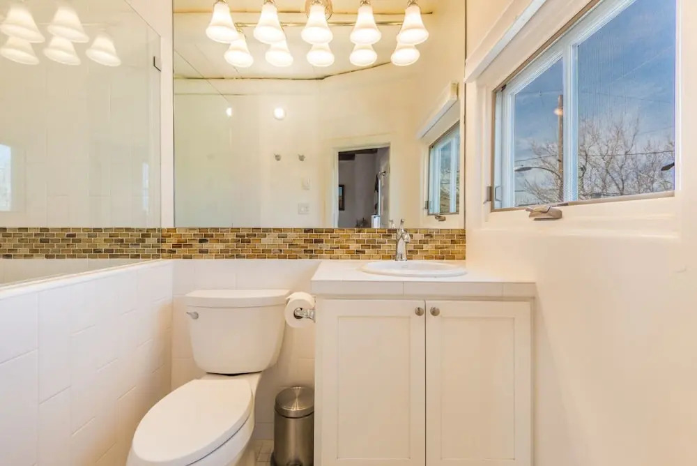 El Caminito - Magnificent East Side Home, Flooded With Light