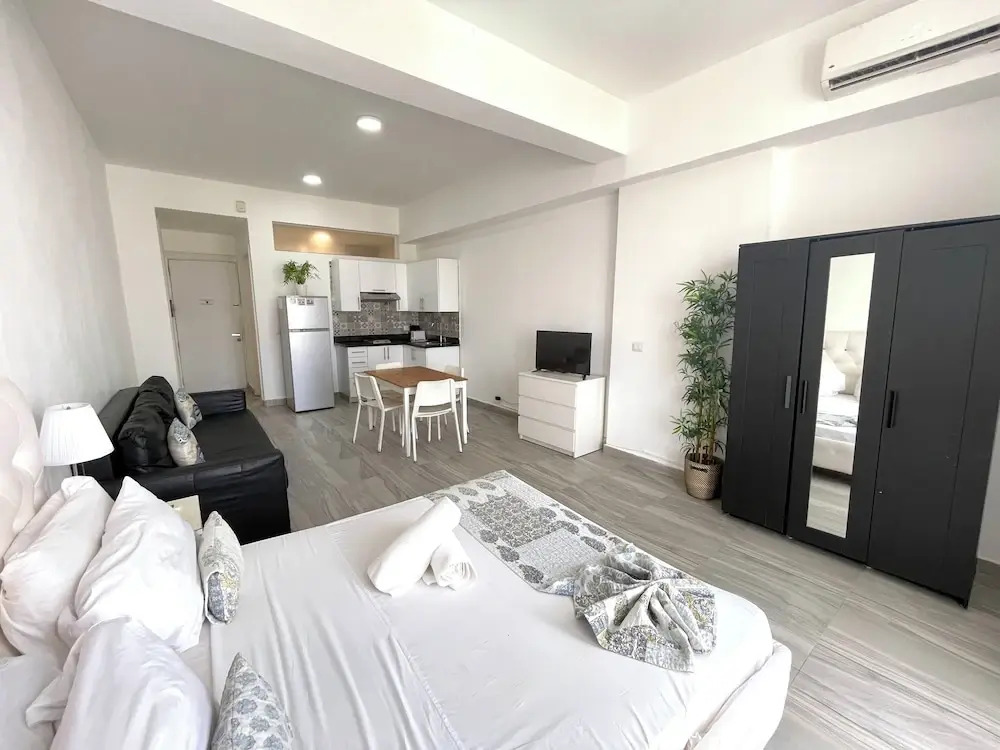 Studio Apart Hotel Rooftop Pool Beach
