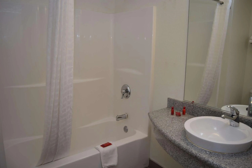 SureStay Plus Hotel by Best Western Niagara Falls East