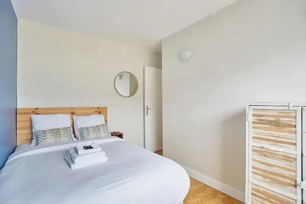 2 Bedroom Flat Centre de Paris - Eiffel Tower View