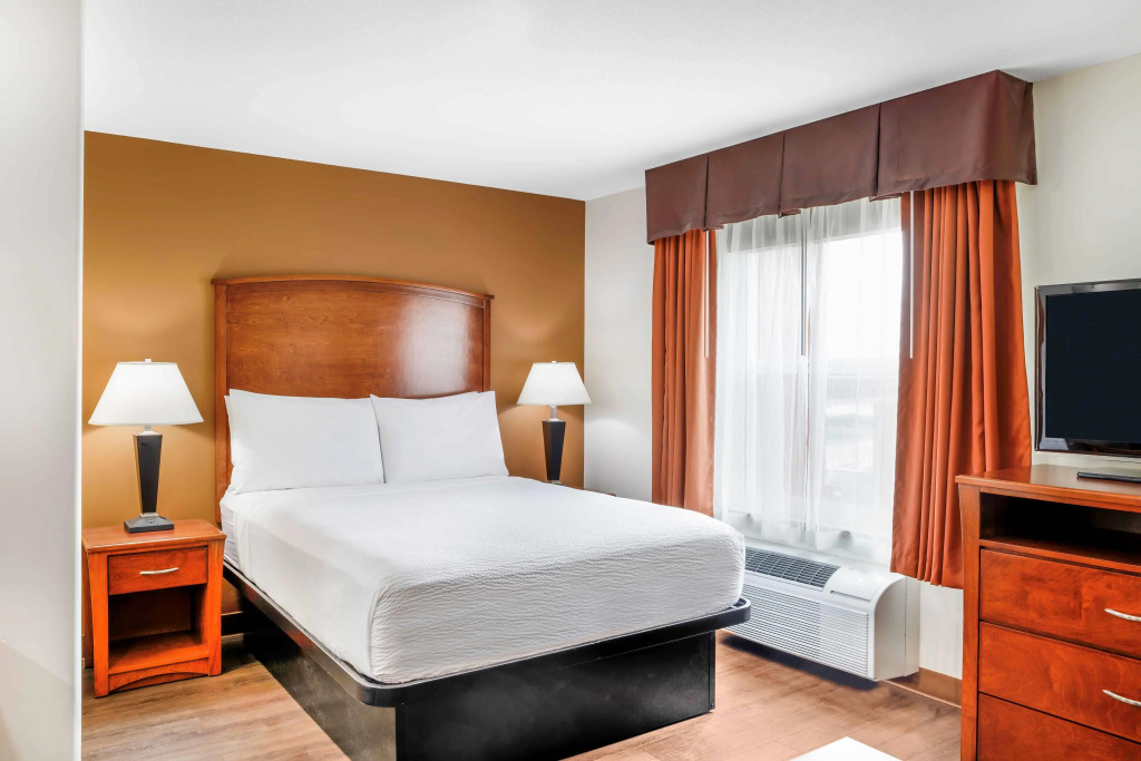 Days Inn & Suites by Wyndham Sherwood Park Edmonton