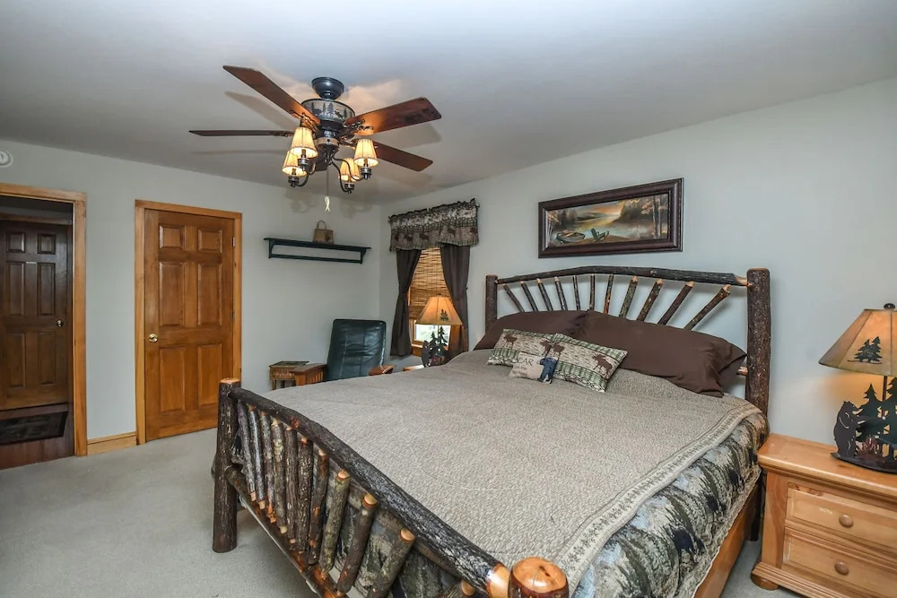 Bear's Den at Sunplace