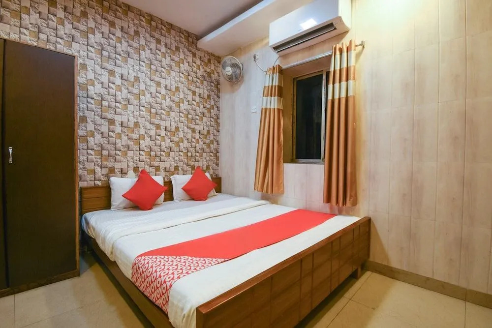 OYO 41435 Golden Residency