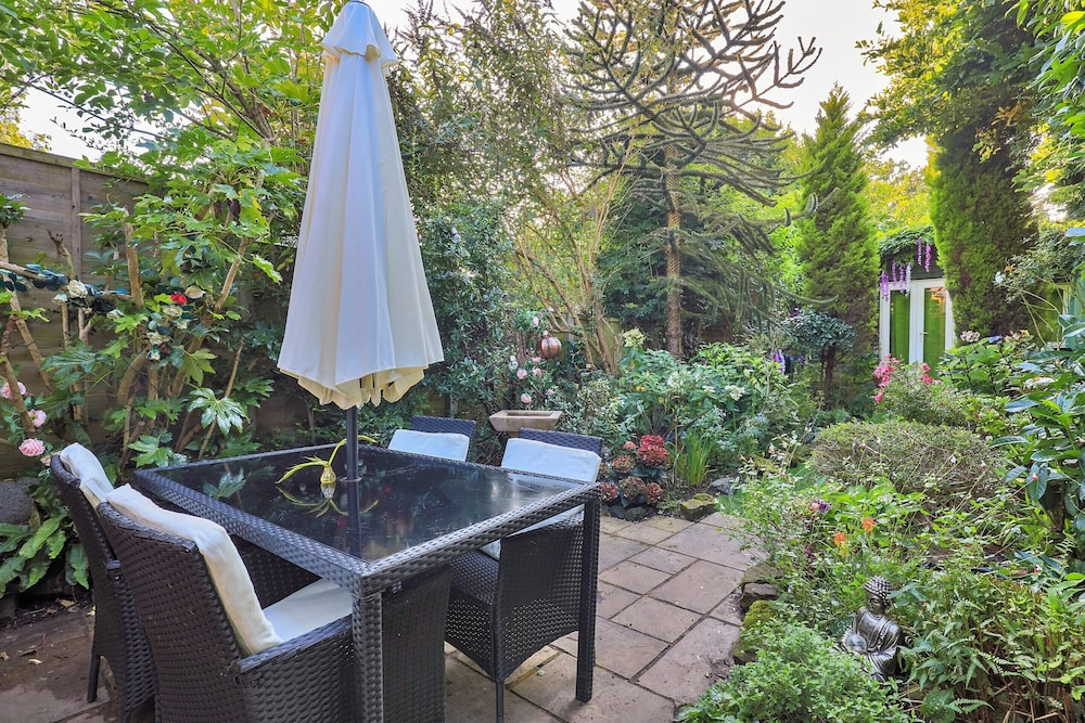 Retreat in Surrey Near Hever Castle