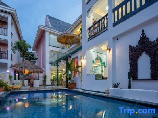 Xishuangbanna Jinghong Monaco Hotel (Gaozhuang Star Night Market)