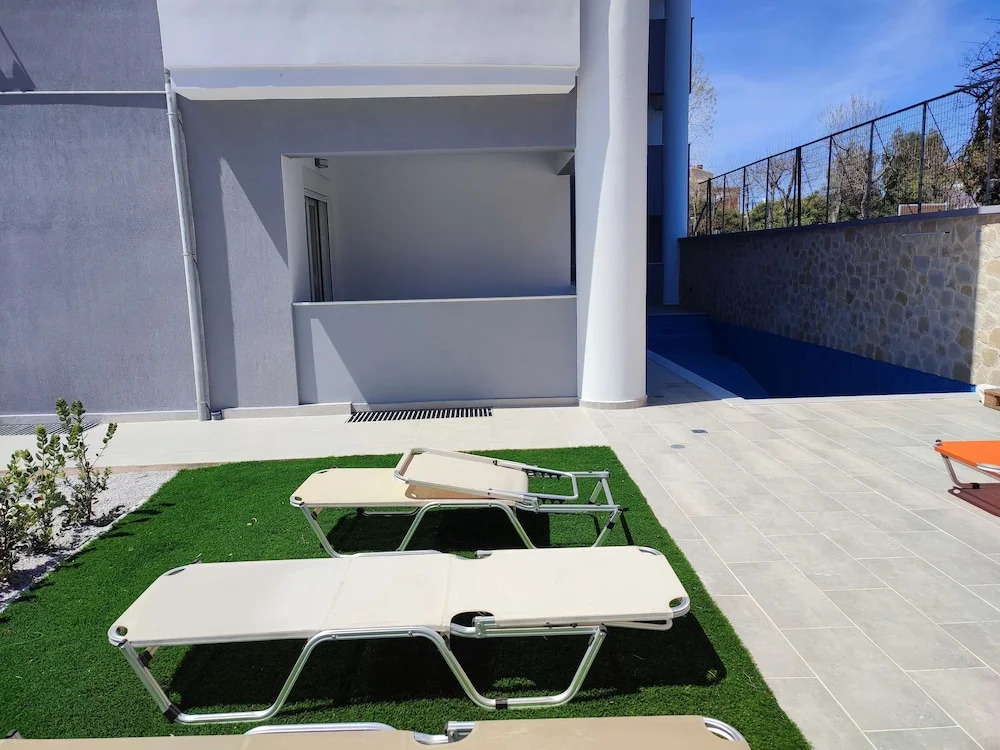 Deluxe City Hotel