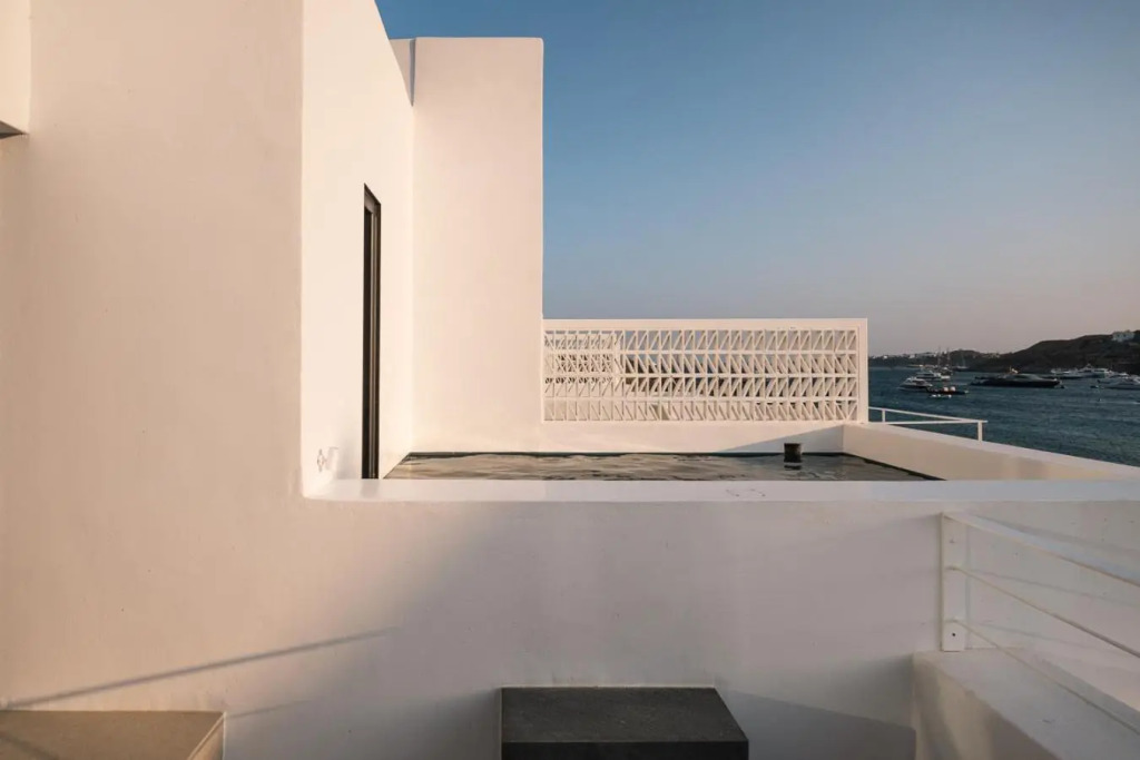 CUBIC Mykonos Seafront Design Suites