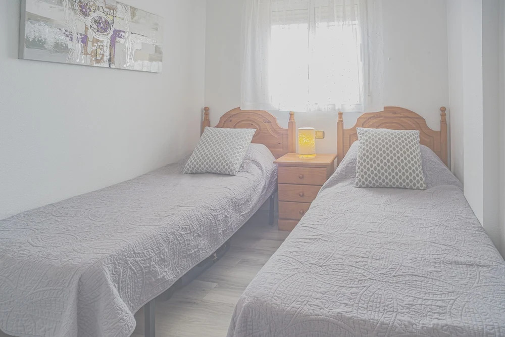 Beautiful 3-bed House With Communal Pool