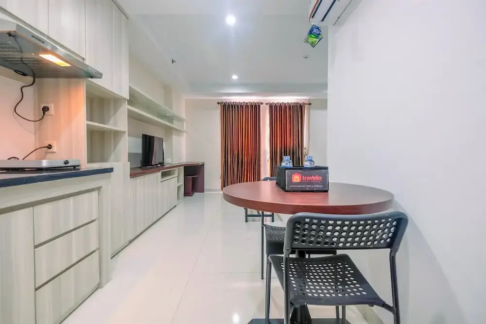 Fully Furnished With Cozy Design Studio Azalea Suites Apartment