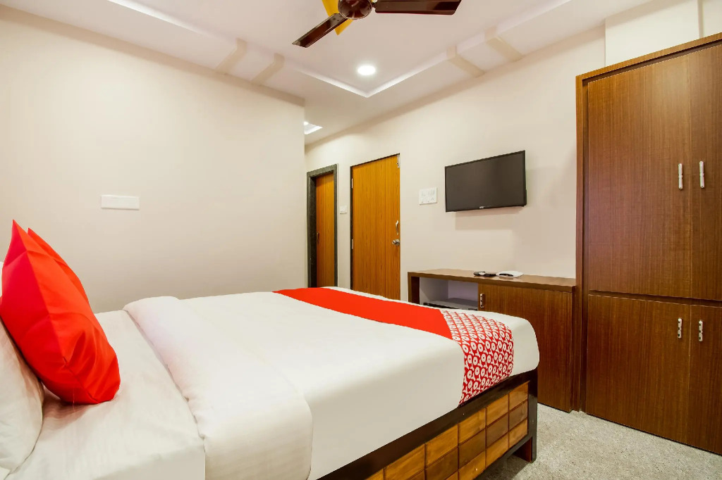 OYO 65421 Nakshatra Suites And Function Hall