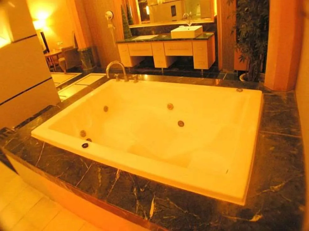 Changsing Business Motel