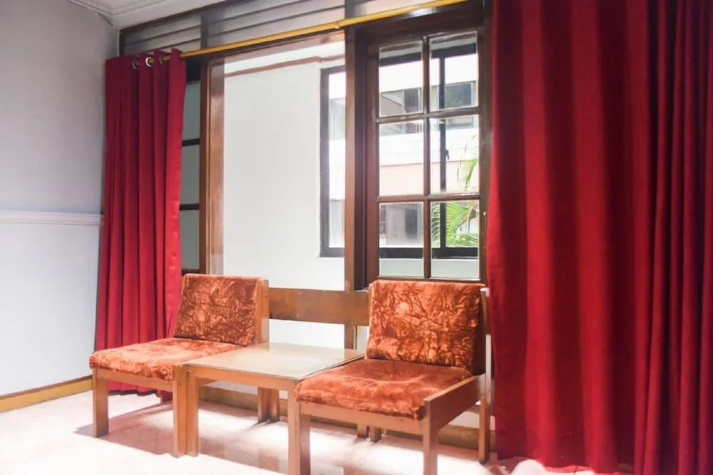 RedDoorz Plus near Taman Ismail Marzuki