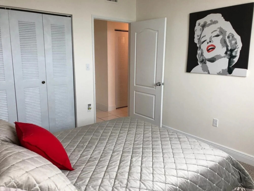 Sunny Isles 2 Bedroom