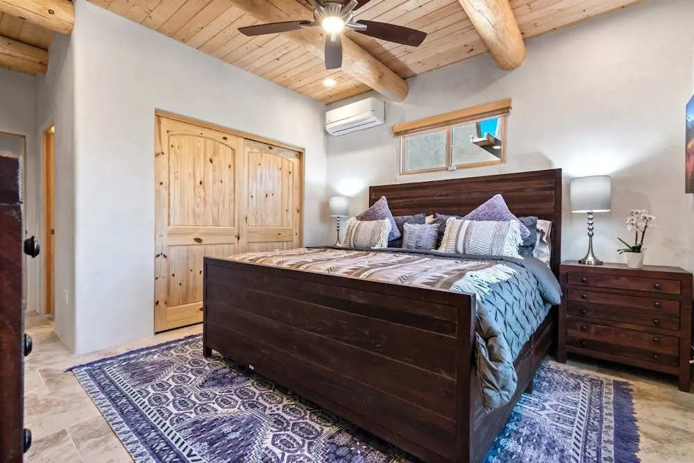 Bonita - Stunning Contemporary Home, Six Blocks From The Plaza