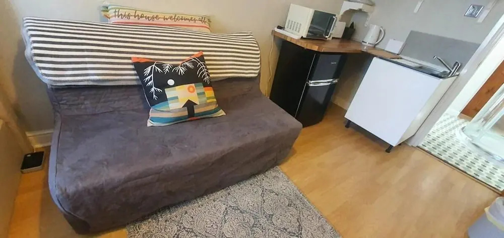 Apartment Sleeps 4 With Parking