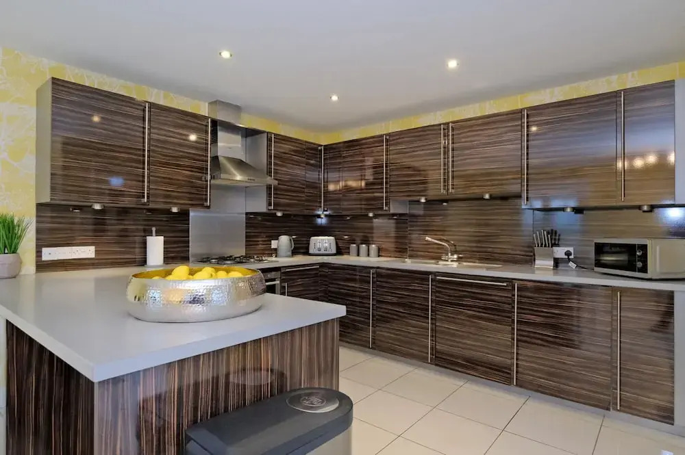Bright Family Townhouse With Stunning Views Over Royal Deeside