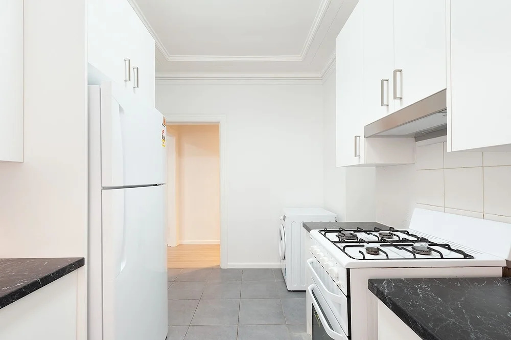 Newly Renovated Apt Close to CBD Unit 1