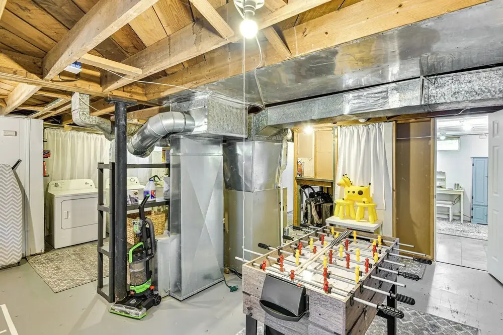 < 1 Mi to Notre Dame: Family-friendly Home!