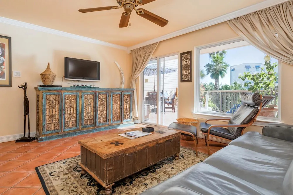 Maravilla Condos - Anchors Away