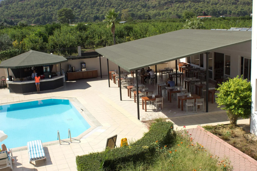 Ares Hotel