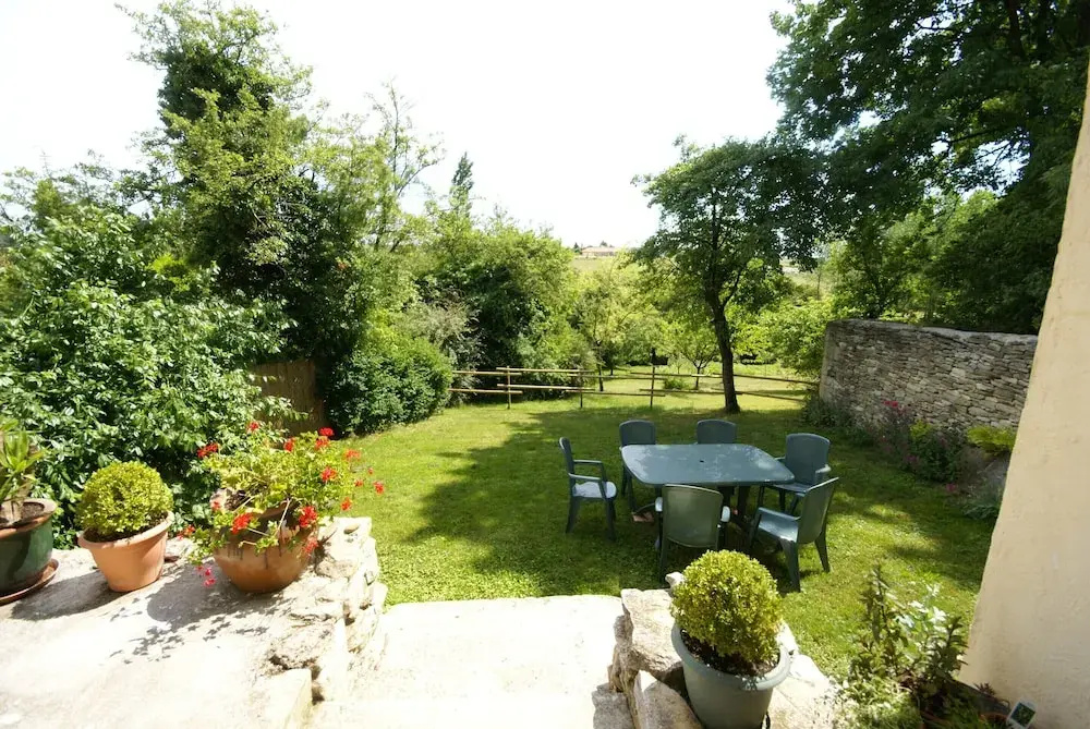 Seigneulles Garden Escape