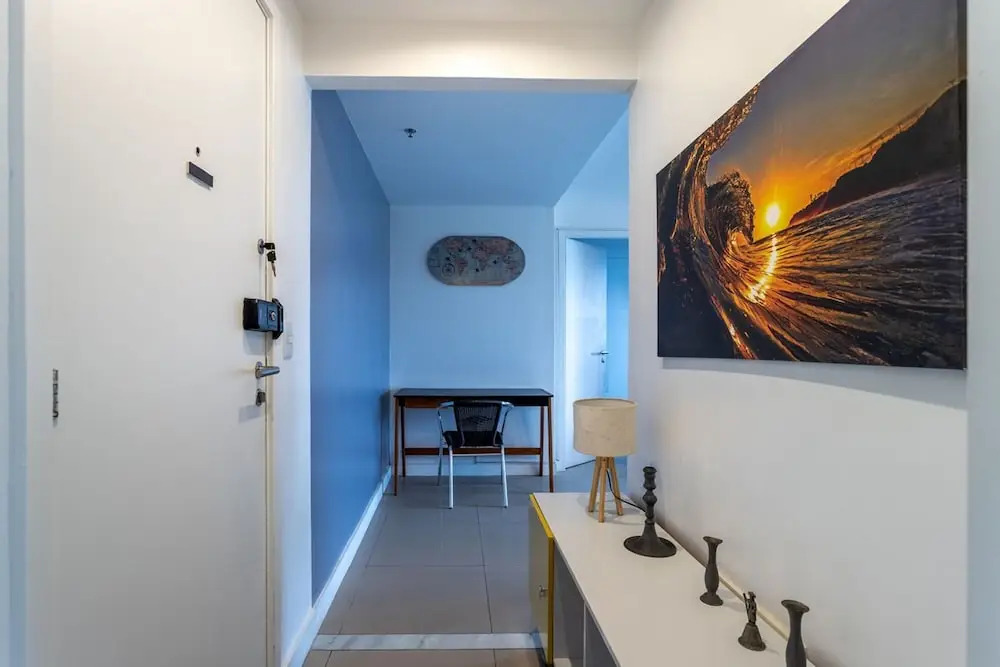 Apto Pet Friendly c 2 su tes e Garagem na Barra