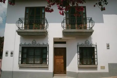 La Casa de Dona Irma Townhouse