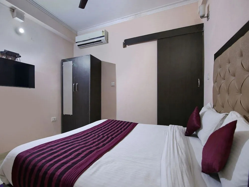 OYO 709 Hotel Cross Winds