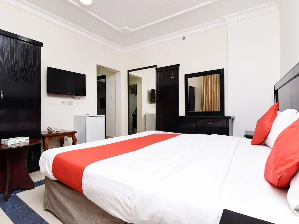 OYO 367 Season Hotel