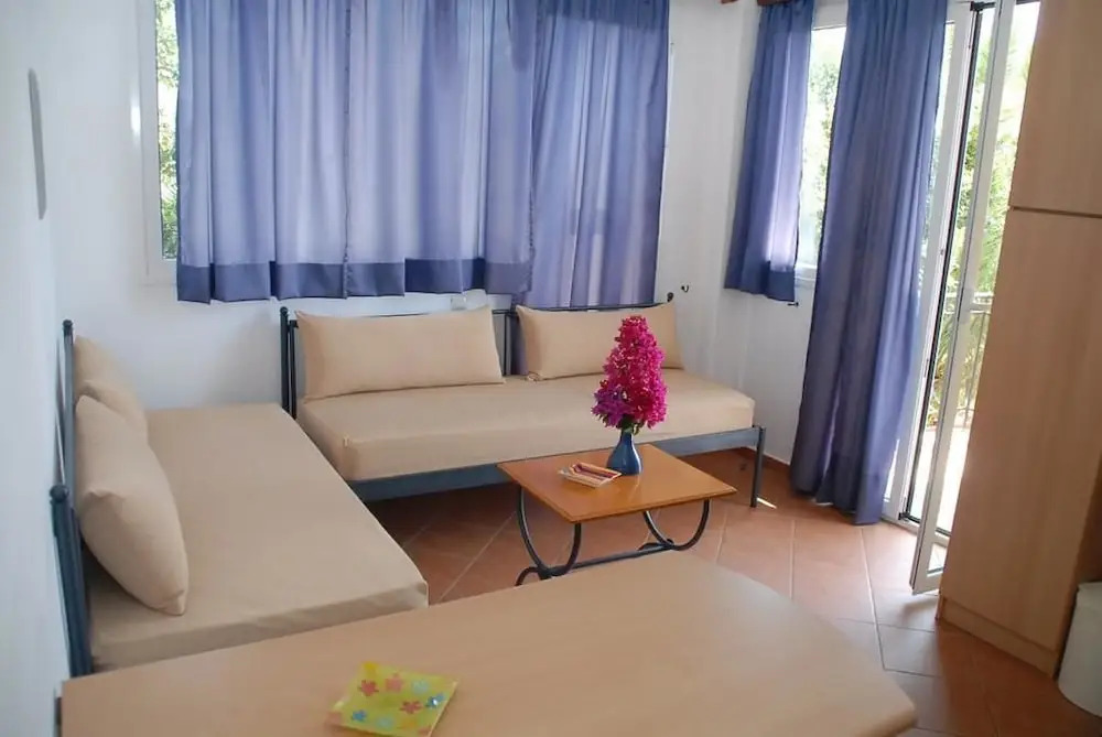Christoforos Apartments