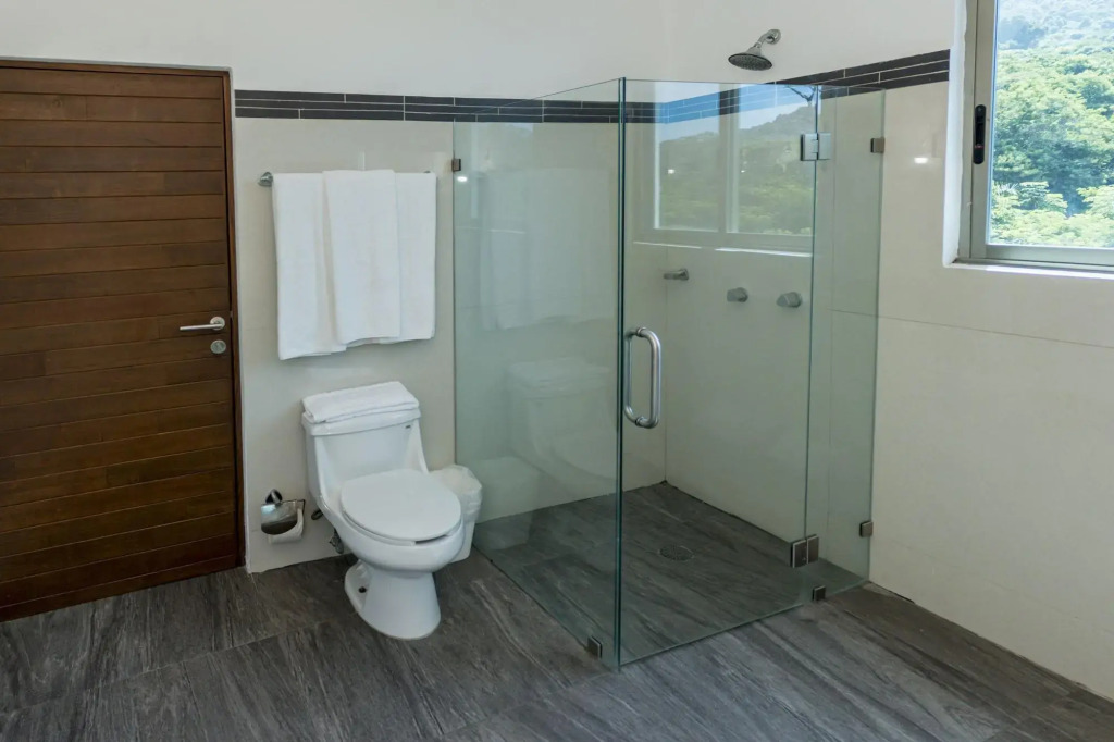 LA LOMA SUITES