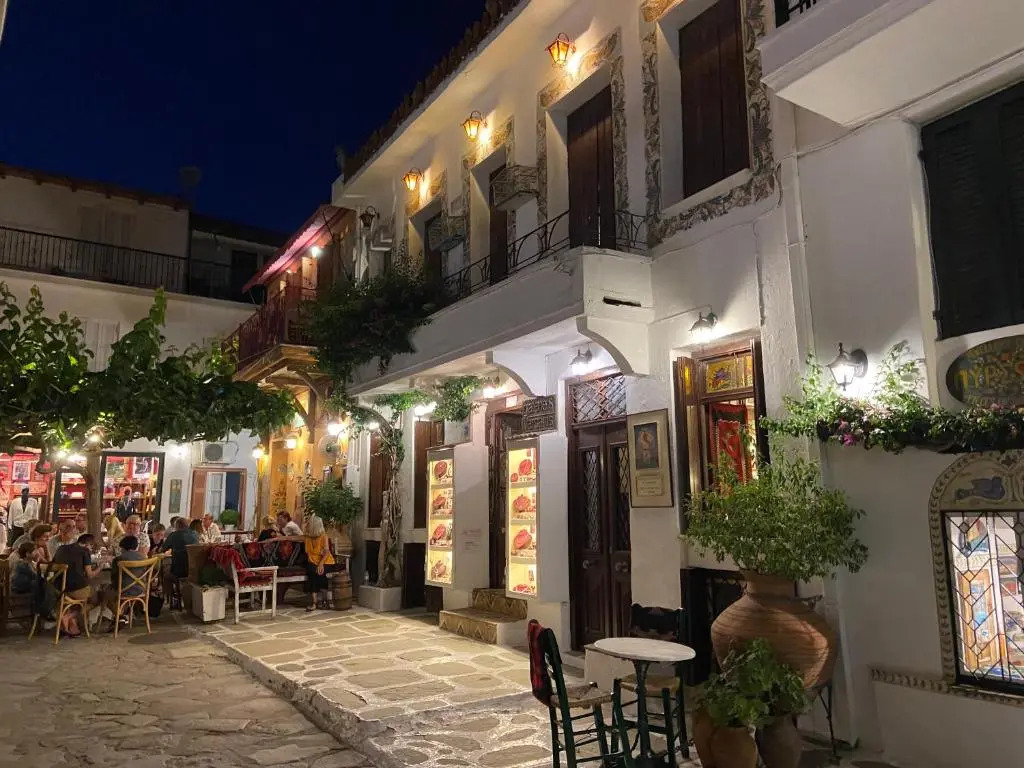 Raphael Skiathos Living-Olga