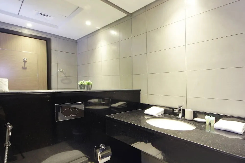 Executive Studio Seven