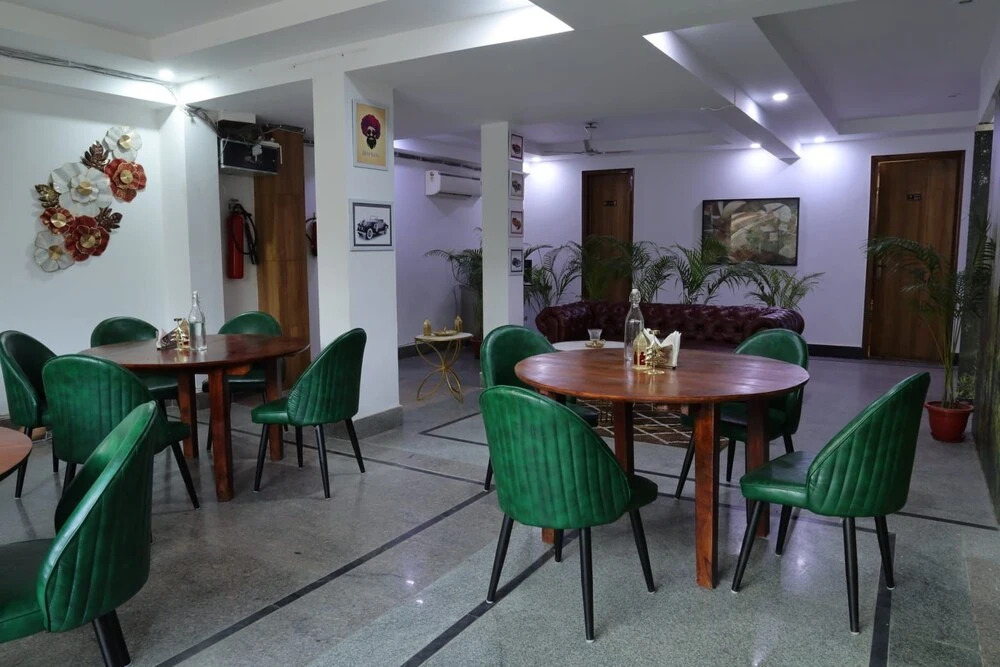 The Sandalwood Hotel, Sec-38 I Near Medanta Medicity Gurgaon