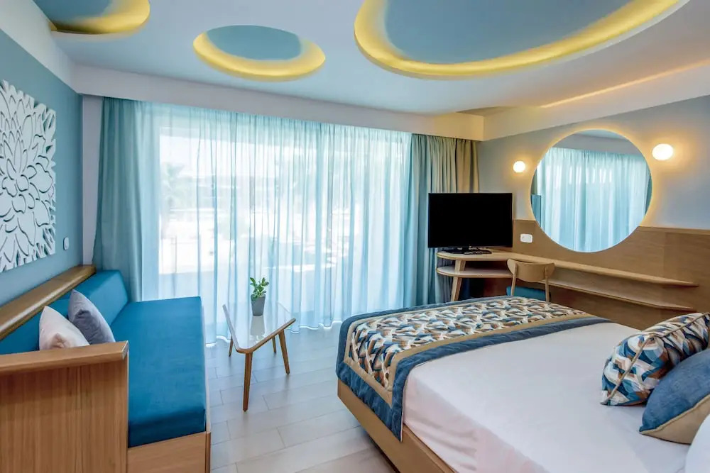 Lyttos Mare Adults Friendly 12plus