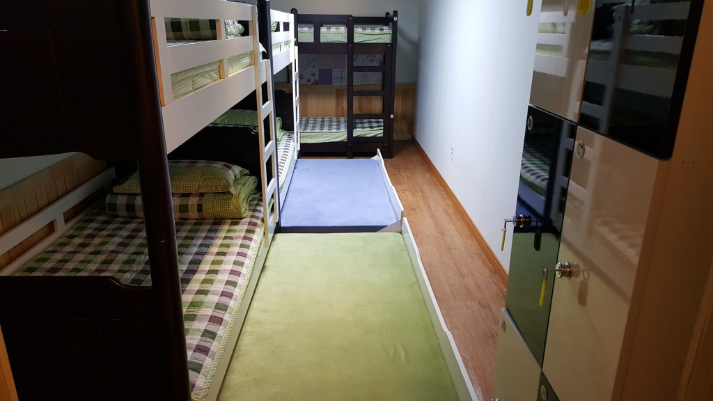 Dongbaekseom Guest House