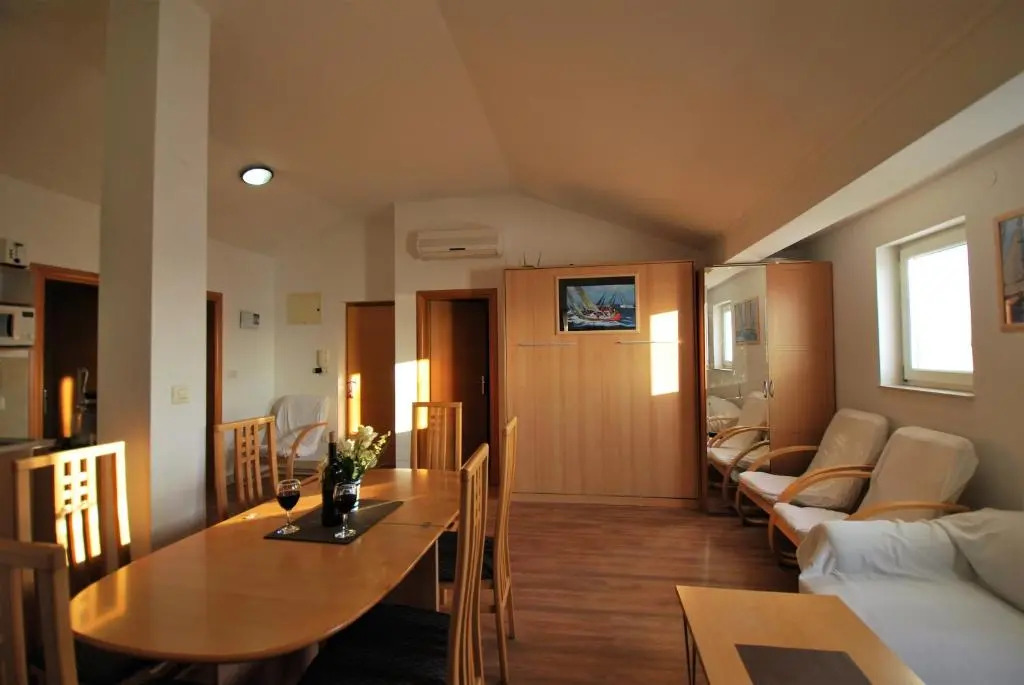 Nautica Apartments