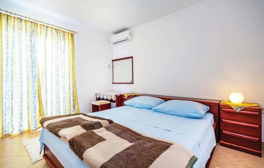 Awesome Home In Barbat