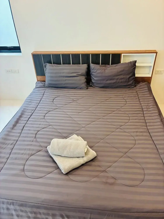 Hillside Haven-Luxury Room