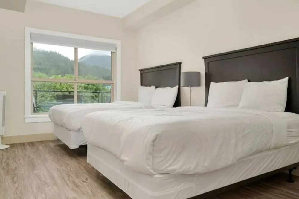 Harrison Lake Pets Welcome 3BR Suite