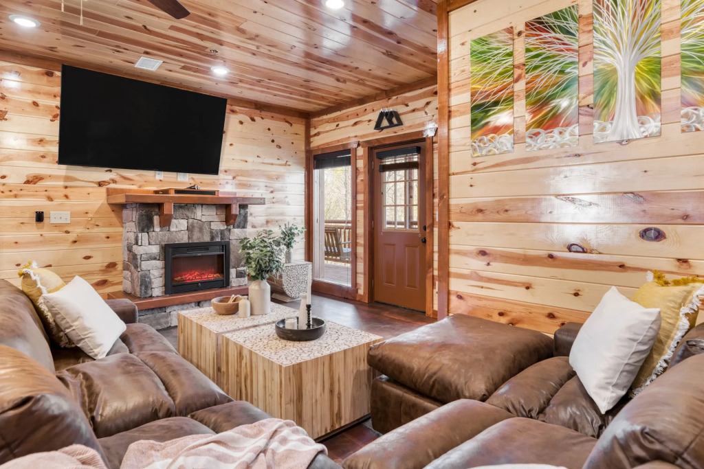 Boon by Avantstay 40-guest Luxe Smokies Retreat