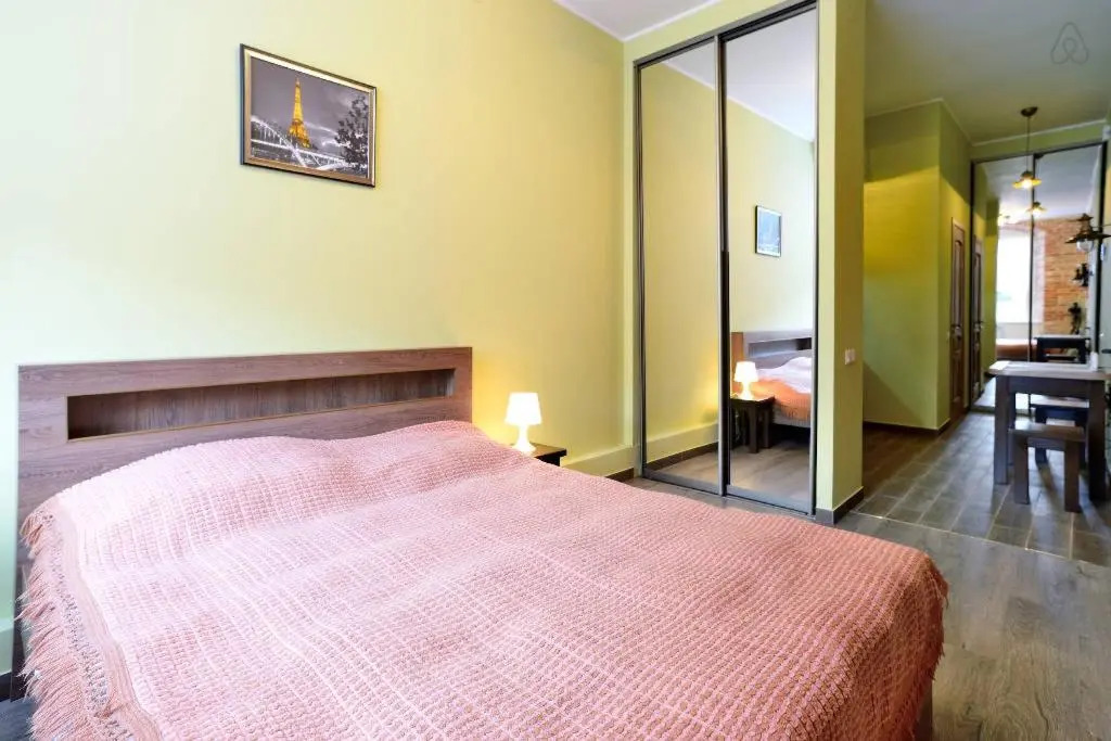 Luxury apartment with Rynok square view