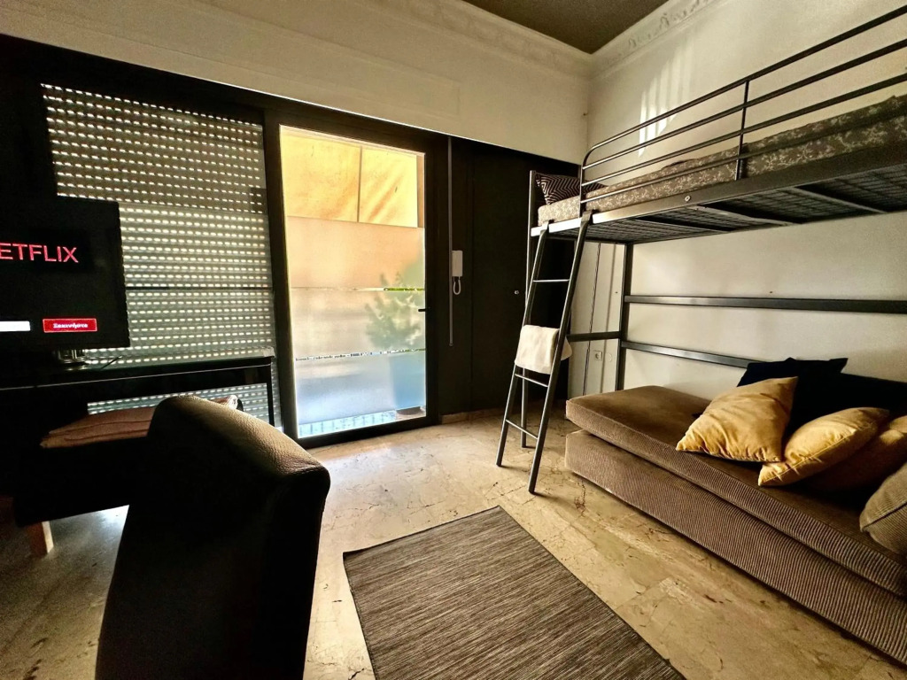 Sleeps 4 close to Iaso Oaka Mitera