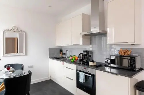 London City Apartments - Luxury and spacious apartment with balcony