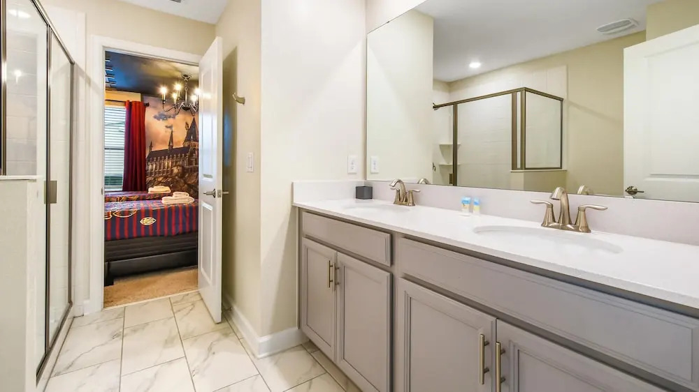 Storey Lake 9BR Villa Pool spa Disney World, Kissimmee