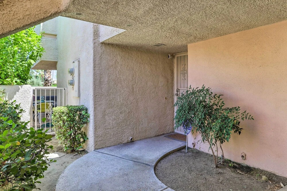 Palm Springs Hideaway w/ Resort Amenities!