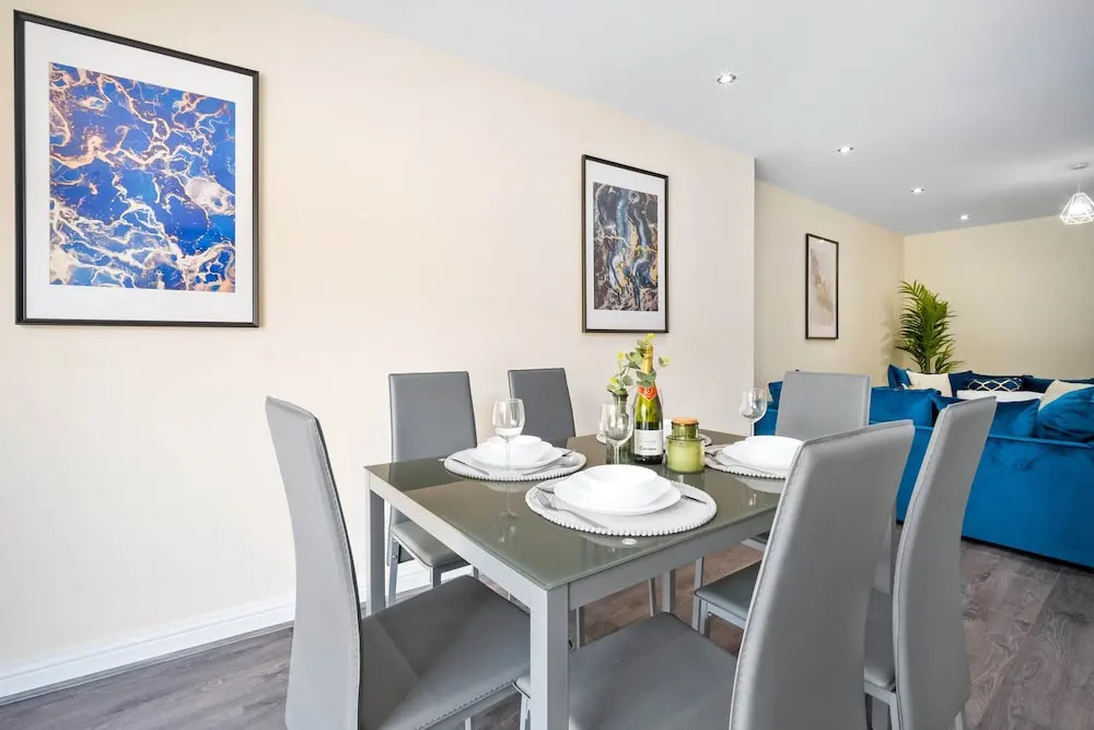 Deluxe House In Harborne(No Front Desk Please Contact The Property 5 Days In Advance)