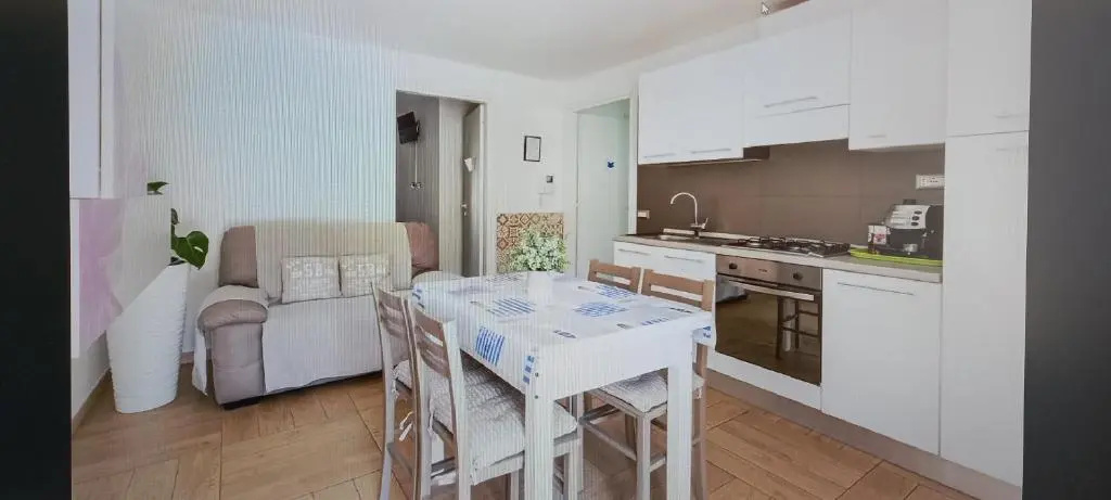 CAMERA con BAGNO 2 pers PARCHEGGIO